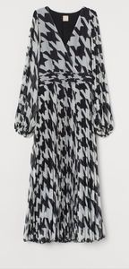H&M Black & White Chevron Pleated Long Dress